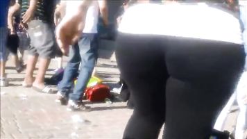 HUGE BUTT BOOTY IN TIGHT SPANDEX
