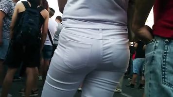 Huge butt wife i white jeans