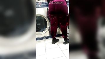 Jiggly Huge Ghetto Butt Bending (VPL) 3