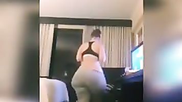 Randalin huge booty